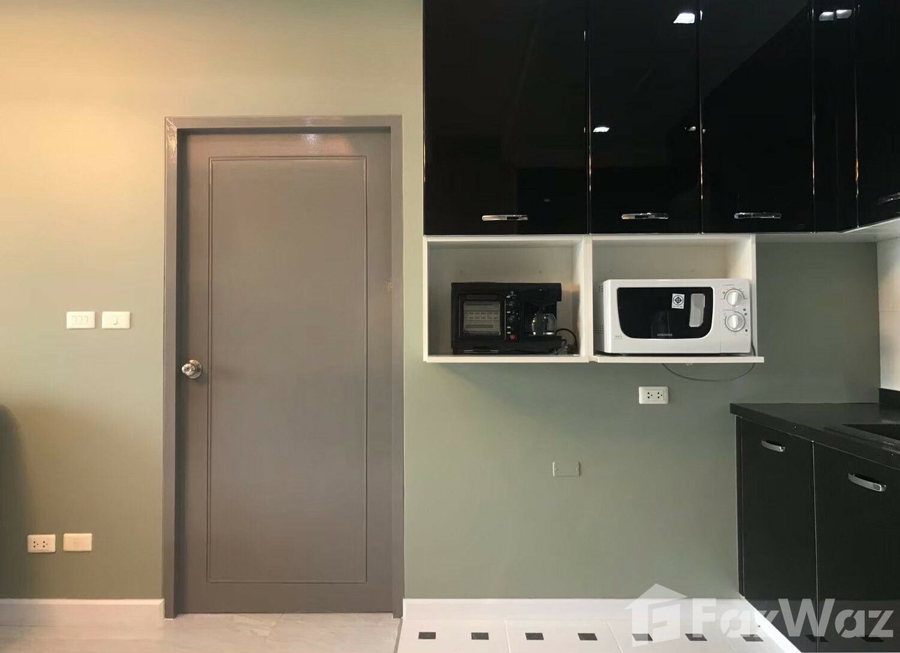 picture Rare unit! 1 Bedroom with big balconly 1038950 - 2/9