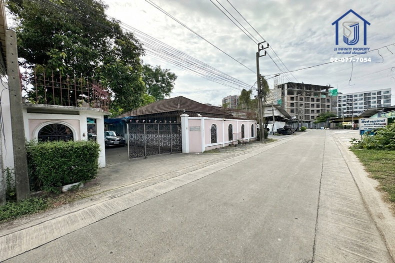 รูป ขายบ้านเดี่ยว 2 ชั้น  206 ตร.ว. ซอยรัชดาภิเษก 32 (ซอยเสือใหญ่) ใกล้ MRT ลาดพร้าว และ BTS รัชโยธิน - รูปที่ 2/18