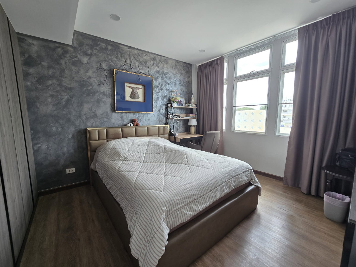 picture Beautiful Corner Townhouse Near BTS Udomsuk 4 Bed 5 Bath - 9/14