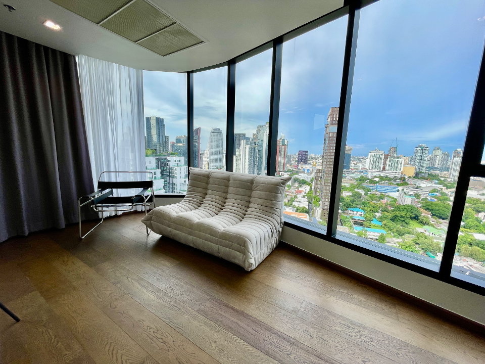 รูป ให้เช่า Ideo Q Sukhumvit 36 (ห้องมุม) ห้องมุมวิวเปิดโล่ง กระจกโค้ง Panoramic ผนังไม่ติดห้องอื่น พร้อมห้องทำงานส่วนตัว ใกล้ BTS ทองหล่อ - รูปที่ 2/23