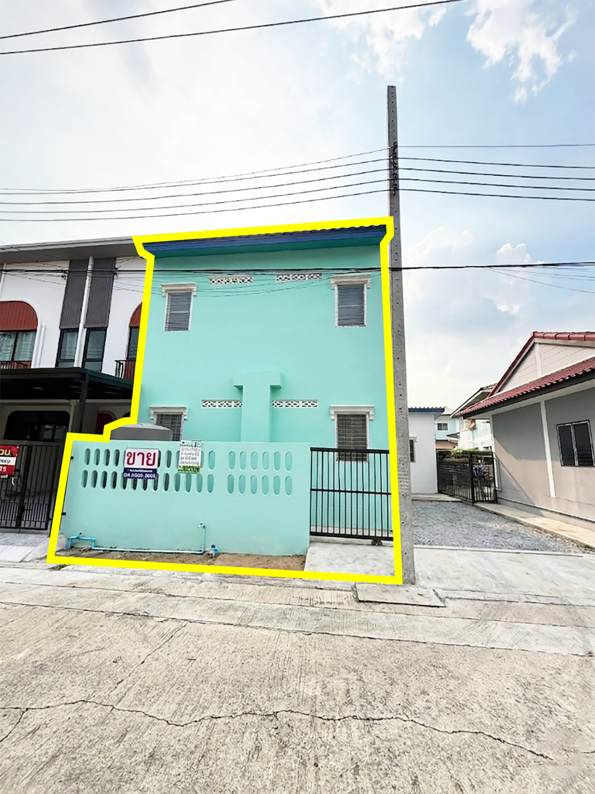 ทาวน์เฮ้าส์บัวทองธานี,นนทบุรี 6ห้องนอน 6ห้องน้ำ ขนาด 24.3 ตร.ว.