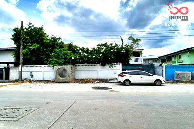 บ้านเดี่ยว กรุงเทพมหานคร : ขายบ้านเดี่ยว 2 ชั้น 100 ตร.ว. เสนานิเวศน์ 1 ลาดพร้าว เกษตร-นวมินทร์ ใกล้ทางด่วน