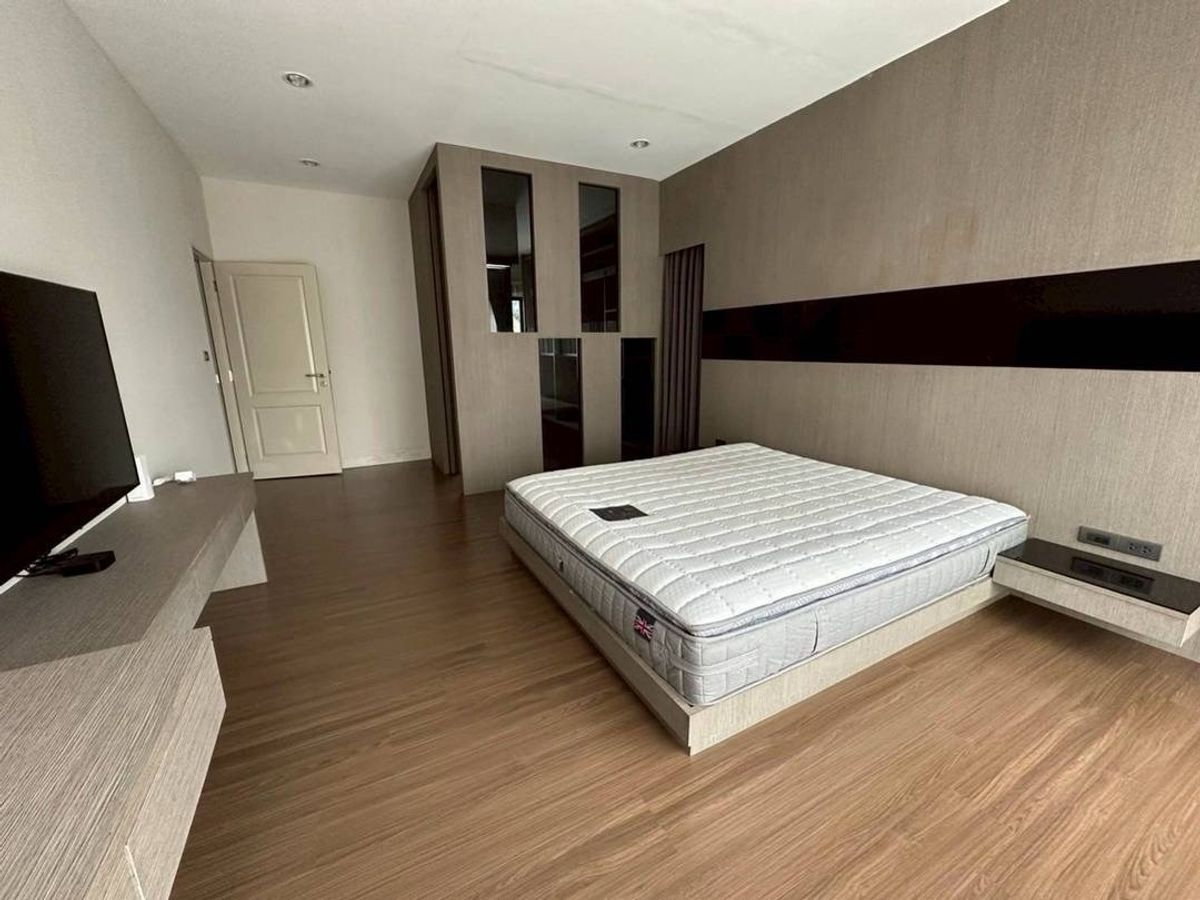 รูป 🏡✨ ให้เช่าบ้านเดี่ยวหรู 3 ชั้น พร้อมเข้าอยู่ – หมู่บ้านลุมพินี สวนหลวง ร.9 ✨ ทำเลศักยภาพย่านศรีนครินทร์ ใกล้ห้างสรรพสินค้า และสิ่งอำนวยความสะดวก - รูปที่ 6/18