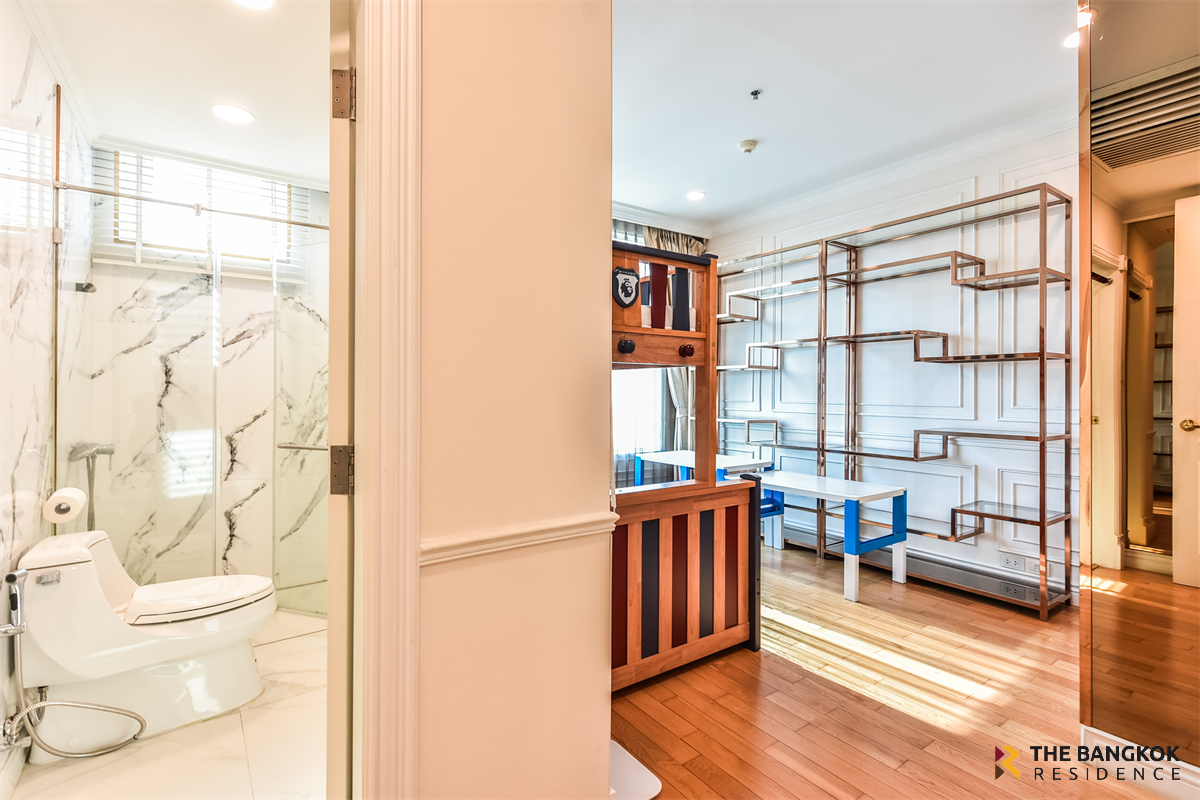 picture The Empire Place Beautiful Room, Good Condition - 10/10