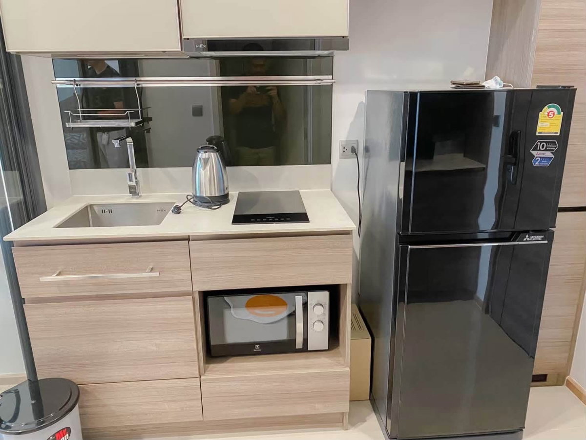 picture For Rent ✨ THE LINE Phahon - Pradipat ✨ Fully furnished and equipped with appliances; pool view. - 6/11