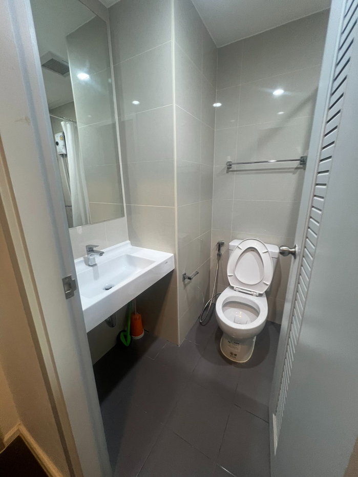 picture Condo for rent A space Mega, next to Ikea ready move in - 12/14