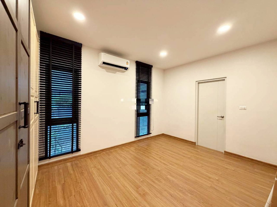 รูป ขายบ้านเดี่ยวหมู่บ้านเซนโทร  รามอินทรา จตุโชติ2  80.8 ตรว พื้นที่ใช้สอย 289 ตรม 4 ห้องนอน 5 ห้องน้ำ  บ้านสวยและราคาคุยกันได้ - รูปที่ 7/33