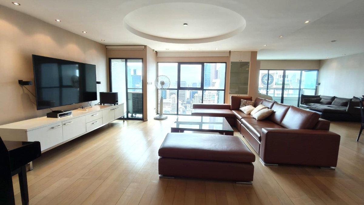 picture Sathorn Garden, 200sqm, 3 Bed 3 Bath, Near One Bangkok, BTS Saladaeng - 1/19