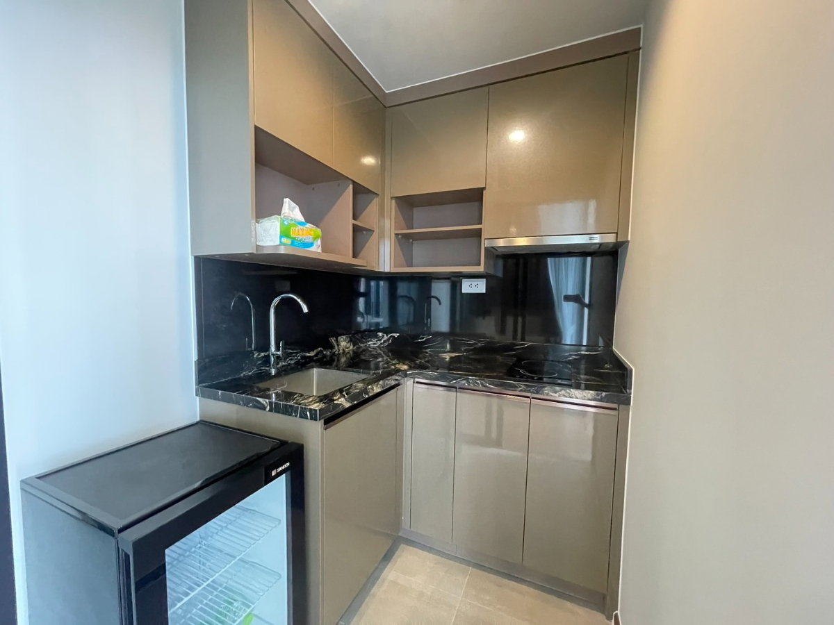รูป IDEO Q Sukhumvit 36 ปล่อยเช่า ห้องมุม กระจกโค้งมองเห็นวิวได้ 180 องศา เฟอร์นิเจอร์ครบ พร้อมเข้าอยู่!! - รูปที่ 11/31