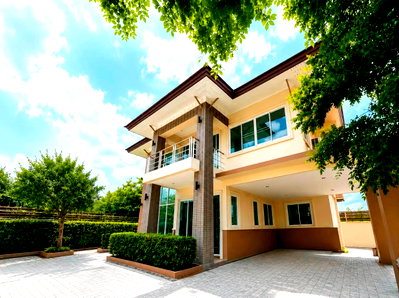 บ้านเดี่ยว เมืองนครราชสีมา โคราช : 💥 บ้านเดี่ยวหลังใหญ่ 108 ตร.วา #บ้านเฮงอยู่แล้วรวย 💥  หมู่บ้านธารามันตรา หัวทะเล | พื้นที่กว้าง บรรยากาศร่มรื่น สงบ เป็นส่วนตัวสุดๆ