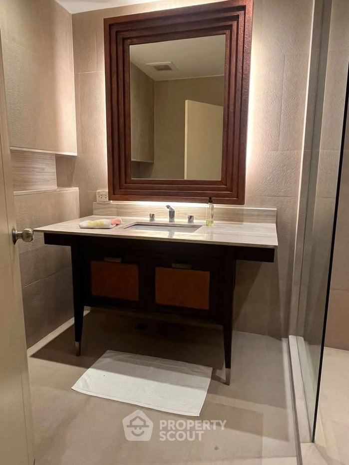picture 2-BR Condo at Nusa State Tower Condominium near BTS Saphan Taksin (ID 3113219) - 11/27