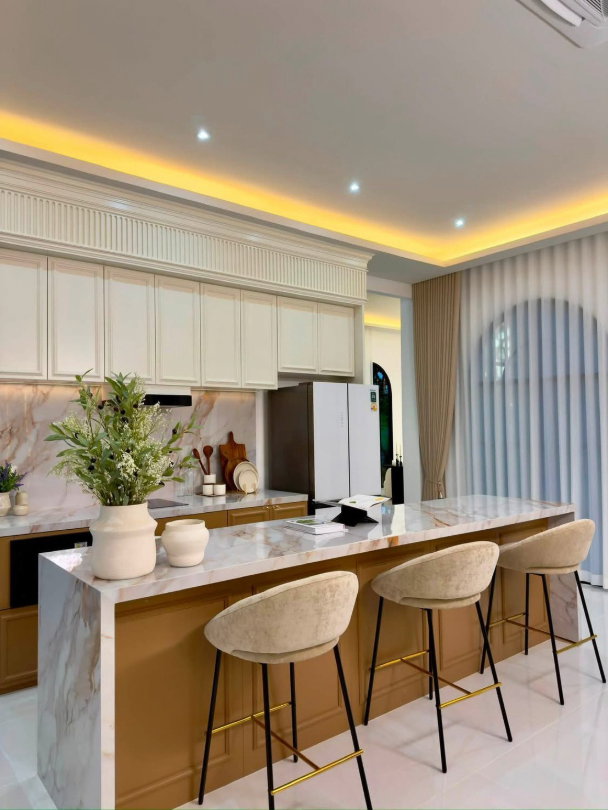 รูป ขายบ้านเดี่ยวชั้นเดียว Luxuryพูลวิลล่าสร้างใหม่ สไตล์ Modern Classic 401 ตร.ว. พัทยา ใกล้อ่างเก็บน้ำมาบประชัน สร้างใหม่ พร้อมเข้าอยู่ - รูปที่ 9/12