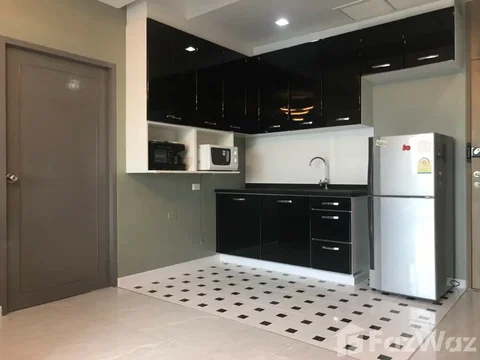 Rare unit! 1 Bedroom with big balconly 1038950