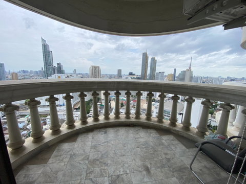 คอนโดให้เช่าใน State Tower (สเตท ทาวเวอร์)