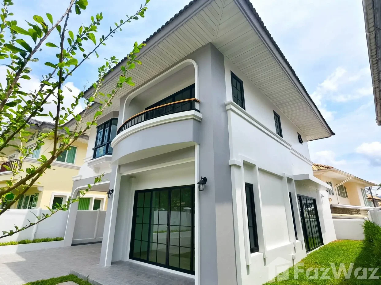 picture Beautifully Renovated 2-Storey Detached House 6597346 - 2/11
