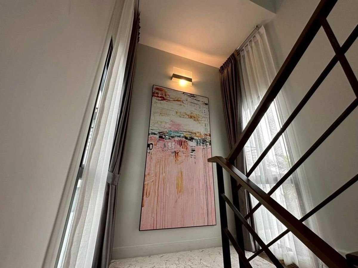 รูป 🏡✨ ให้เช่าบ้านเดี่ยวหรู 3 ชั้น พร้อมเข้าอยู่ – หมู่บ้านลุมพินี สวนหลวง ร.9 ✨ ทำเลศักยภาพย่านศรีนครินทร์ ใกล้ห้างสรรพสินค้า และสิ่งอำนวยความสะดวก - รูปที่ 3/18