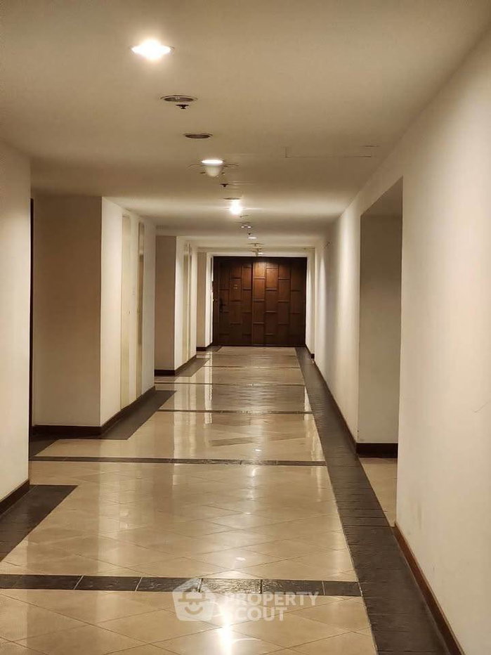 picture 2-BR Condo at Nusa State Tower Condominium near BTS Saphan Taksin (ID 3113219) - 20/27