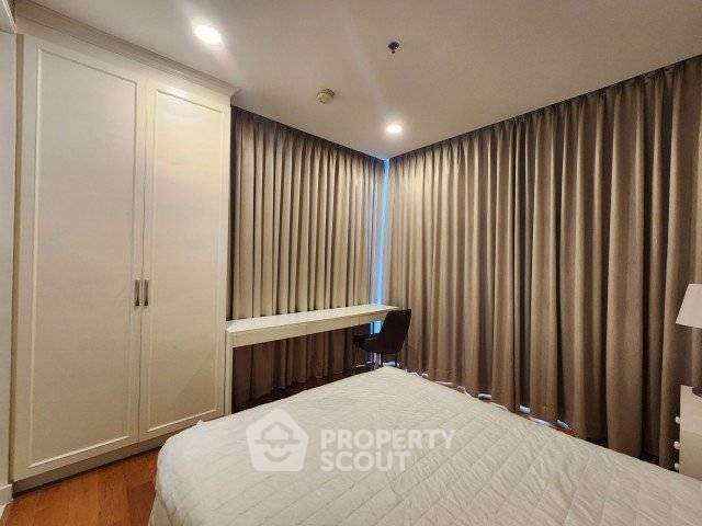 picture 1-BR Condo At Chatrium Riverside, 30th Floor | BTS Saphan Taksin (ID 3113240) - 3/8