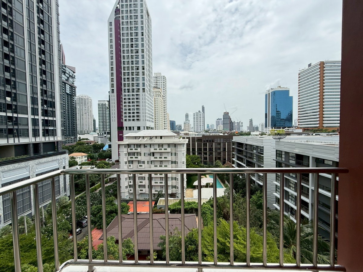 picture ðĨ For Sale Fullerton Sukhumvit | Near BTS Ekkamai & BTS Thong Lo - 4/12