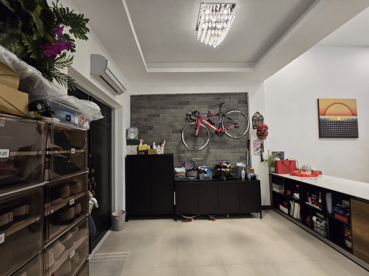 picture Beautiful Corner Townhouse Near BTS Udomsuk 4 Bed 5 Bath - 4/14