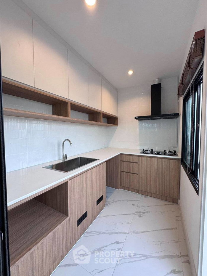 picture 3-BR House For Rent, Como Bianca 2, Bang Phli Yai, Samut Prakan (ID 3111329) - 4/15