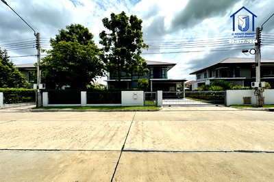 บ้านเดี่ยว โรงเรียนนวมินทราชินูทิศ เบญจมราชาลัย : ขายบ้านเดี่ยว 2ชั้น  หมูบ้านฮาบิเทีย ยาร์ด รามอินทรา ถ.ปัญญาอินทรา-ซอยซาฟารี ใกล้แฟชั่นไอส์แลนด์ และรถไฟฟ้าสายสีชมพู