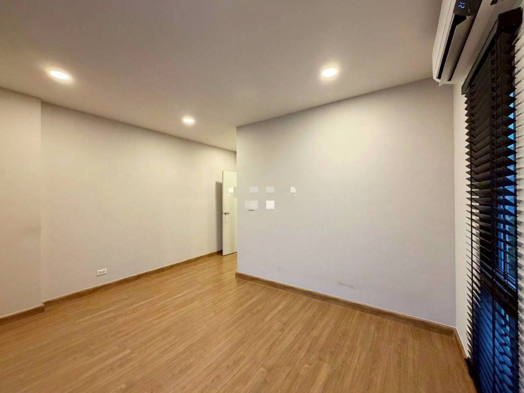 รูป ขายบ้านเดี่ยวหมู่บ้านเซนโทร  รามอินทรา จตุโชติ2  80.8 ตรว พื้นที่ใช้สอย 289 ตรม 4 ห้องนอน 5 ห้องน้ำ  บ้านสวยและราคาคุยกันได้ - รูปที่ 21/33