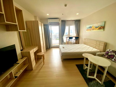 Condos for rent : PFD-08821 Condo for rent Supalai Veranda Ramkhamhaeng, studio room, minimalist style. Good location next to the main road near ARL Ramkhamhaeng 🏙️✨