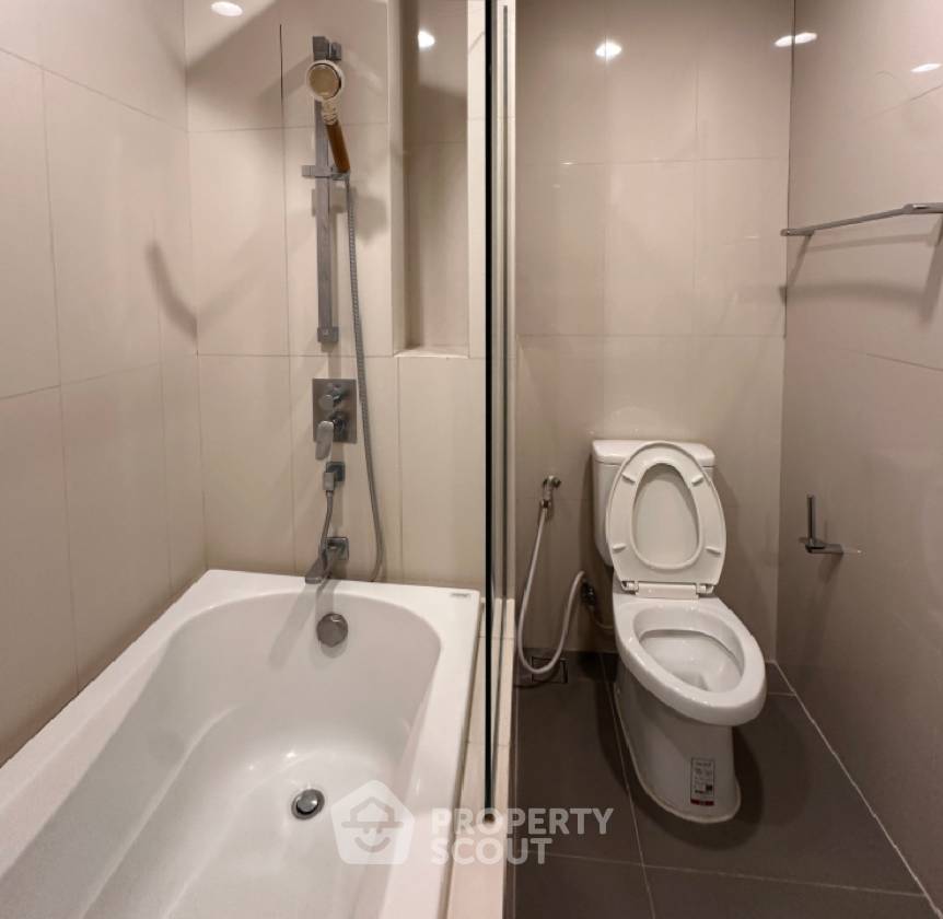รูป คอนโด 1 ห้องนอน โอกะ เฮาส์ สุขุมวิท 36 ชั้น 28 ใกล้ BTS ทองหล่อ (ID 3112304) - รูปที่ 2/3