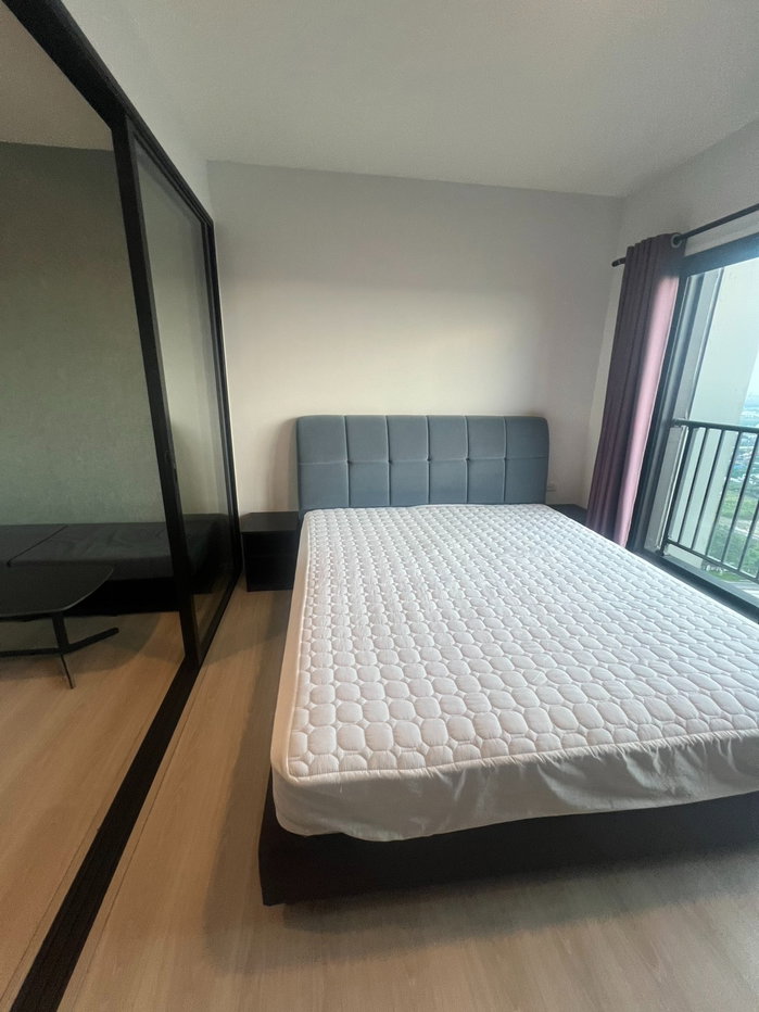 picture Condo for rent A space Mega, next to Ikea ready move in - 10/14