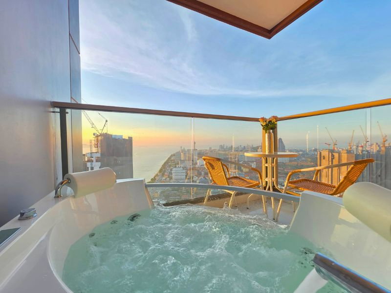 picture For Rent : Beachfront Condo 1Bed + Jacuzzi - 1/31