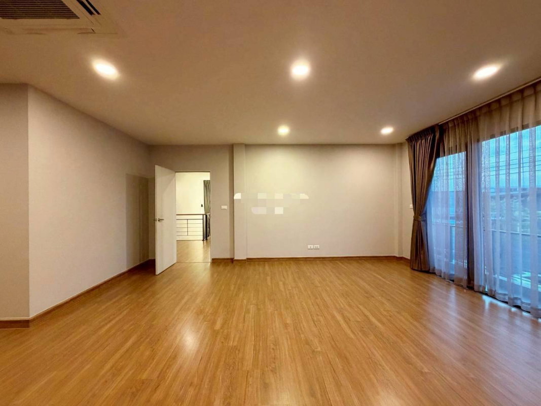 รูป ขายบ้านเดี่ยวหมู่บ้านเซนโทร  รามอินทรา จตุโชติ2  80.8 ตรว พื้นที่ใช้สอย 289 ตรม 4 ห้องนอน 5 ห้องน้ำ  บ้านสวยและราคาคุยกันได้ - รูปที่ 14/33