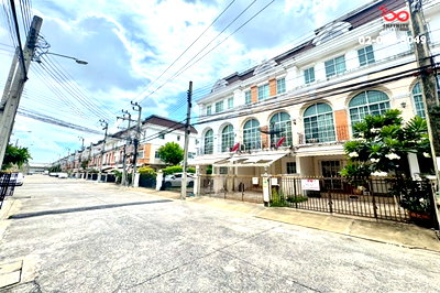 ทาวน์โฮม รร.แย้มจาดวิชชานุสรณ์  : ขายทาวน์โฮม 3.5 ชั้น พลัส ซิตี้พาร์ค เอกมัย–รามอินทรา นวลจันทร์ 32 ใกล้ทางด่วนเอกมัย-รามอินทรา