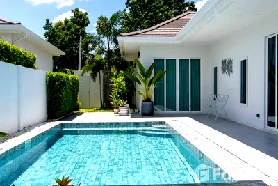 Houses for sale Thap Tai, Prachuap Khiri Khan : Luxurious 3-Bedroom Pool Villa for Sale - Hua Hin 88 6598358