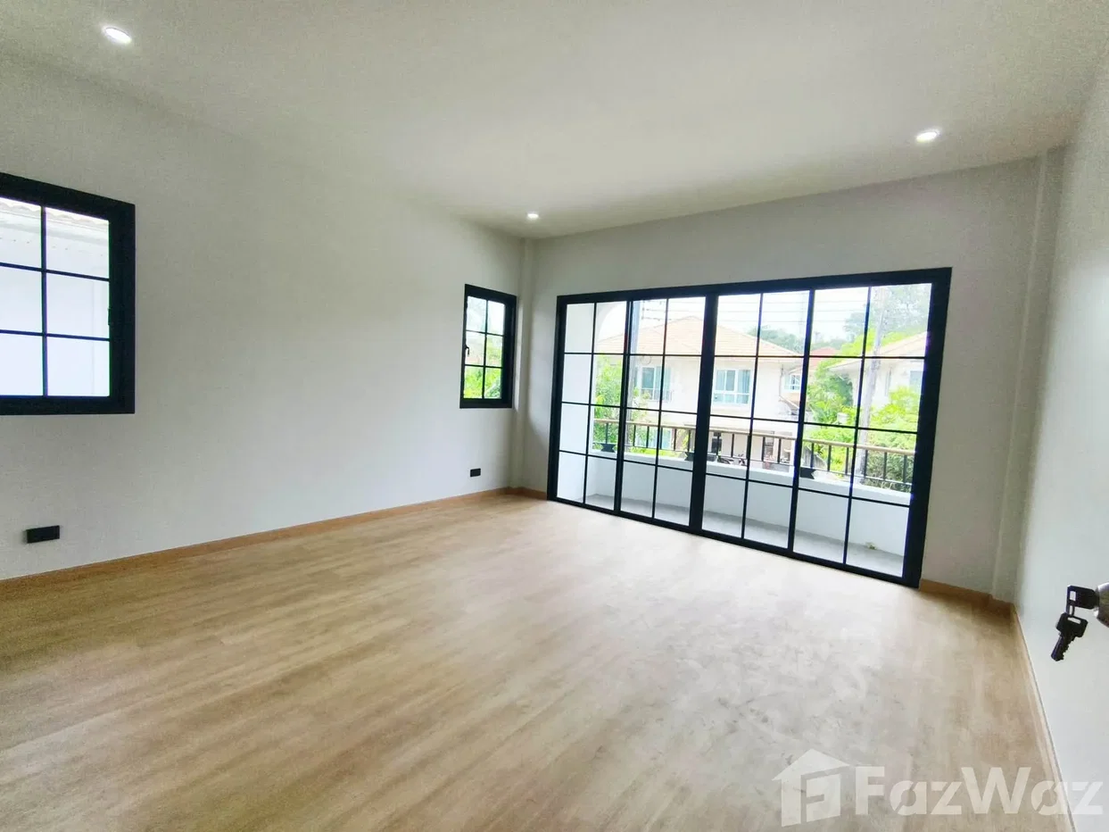 picture Beautifully Renovated 2-Storey Detached House 6597346 - 11/11