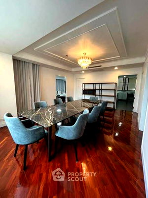 คอนโดให้เช่า : คอนโด 3 ห้องนอน 350 ตร.ม. ห้องเลี้ยงสัตว์ได้ ที่ Ruamsuk Condominium ใกล้ BTS ทองหล่อ (ID 3111879)