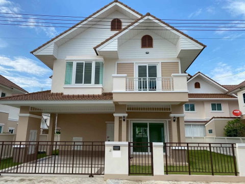 Two-story detached house for rent, fully furnished, at The Esteem in the quiet San Kamphaeng area. Ready to move in,pets are allowed. RH-41