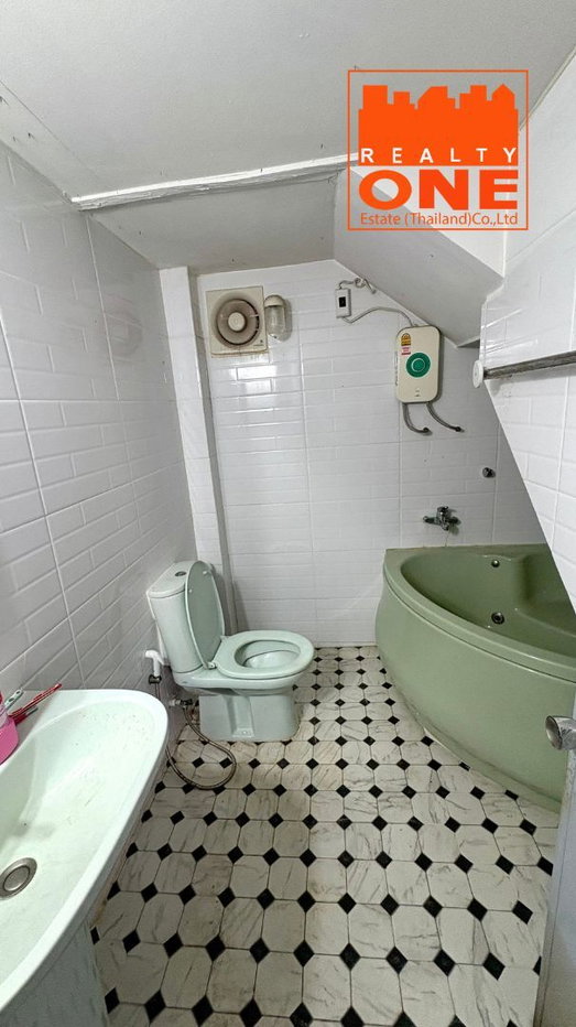 รูป โอกาสทองนักลงทุน, สาย Renovate, ทำหอพัก! ขายบ้านทำเลดี พหลโยธิน 48 แยก 22-1 เนื้อที่ 50 ตร.วา พื้นที่ใช้สอยรวมกว่า 270 ตร.ม. 12 ห้องนอน 5 ห้องน้ำ - รูปที่ 15/21