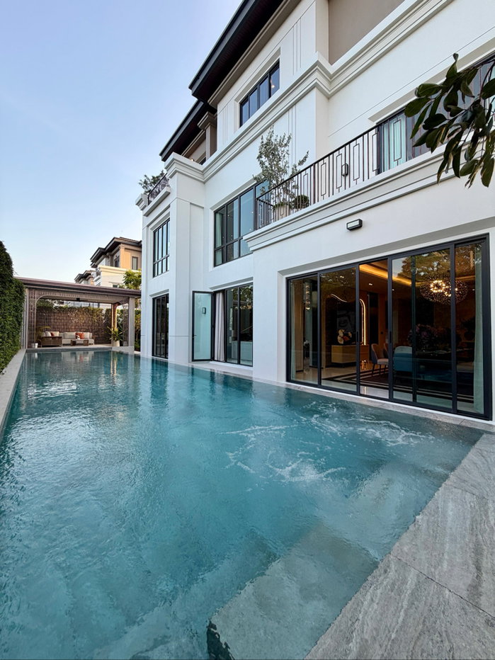 รูป SPACE IS THE NEW LUXURY. 1,070 SQ.M. OF PRIVATE LIVING IN BANGNA KM. - รูปที่ 2/12