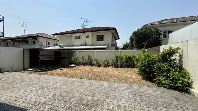 รูป โฮมออฟฟิศระดับ Luxury ทำเลหลัง Central EastVille มีลิฟท์ส่วนตัว จอดรถ 10 คัน ครบทั้งทำงานและอยู่อาศัยในหลังเดียว! - รูปที่ 2/20