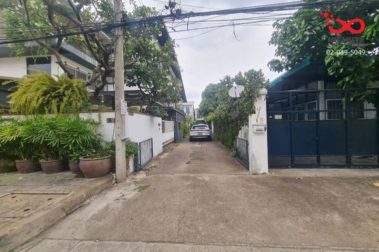 Land for sale, 82 sq wah, Dusit