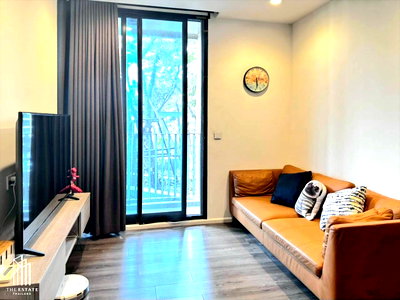 Condos for rent : For Rent: Whizdom Essence, near BTS Punnawithi, Garden and Pool View @ 32,000 Baht