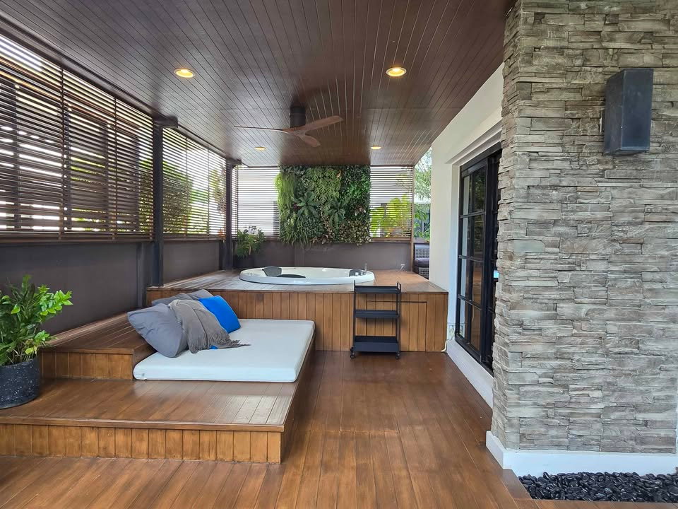 รูป ให้เช่า บ้านเดี่ยว Mantana 1 บางนา กม.7 พร้อมอยู่ ใกล้ Mega Bangna เพียง 900 เมตร พร้อม Jacuzzi และพื้นที่ Outdoor ขนาดใหญ่ - รูปที่ 4/26