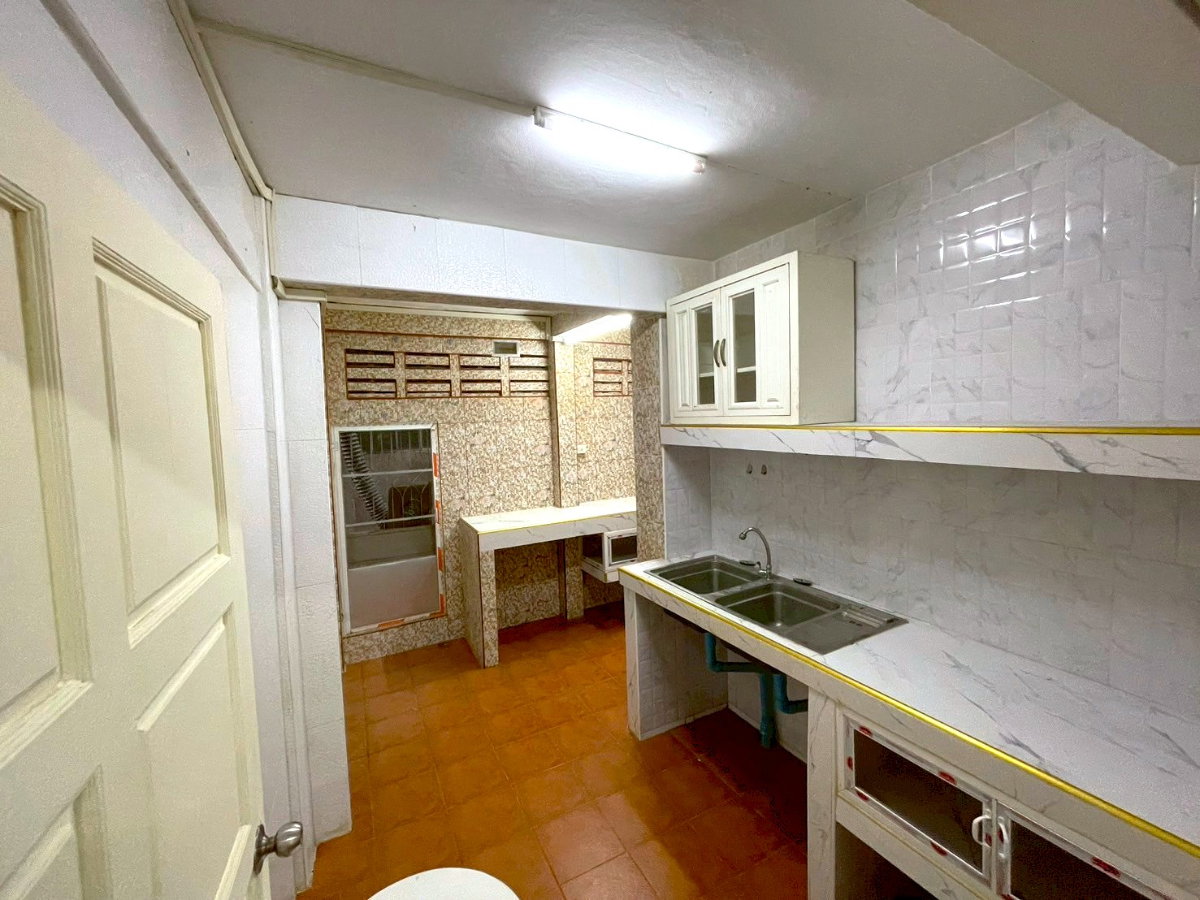 picture HK0577, Townhouse for rent 2 Br., Asok-DinDaeng - 6/12