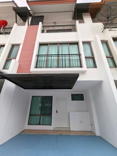 3-bed townhouse for sale, 179 sqm, 30.3 sq wah, The Private Sukhumvit - Bangchak