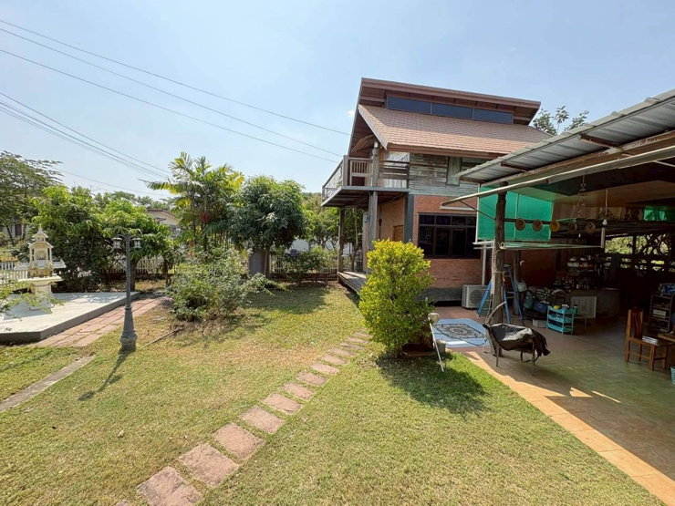 รูป ขายบ้านพร้อมที่ดิน บ้าน 2 หลัง - รูปที่ 1/9