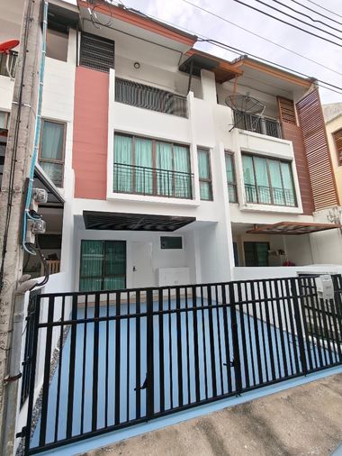3-bed townhouse for sale, 179 sqm, 30.3 sq wah, The Private Sukhumvit - Bangchak