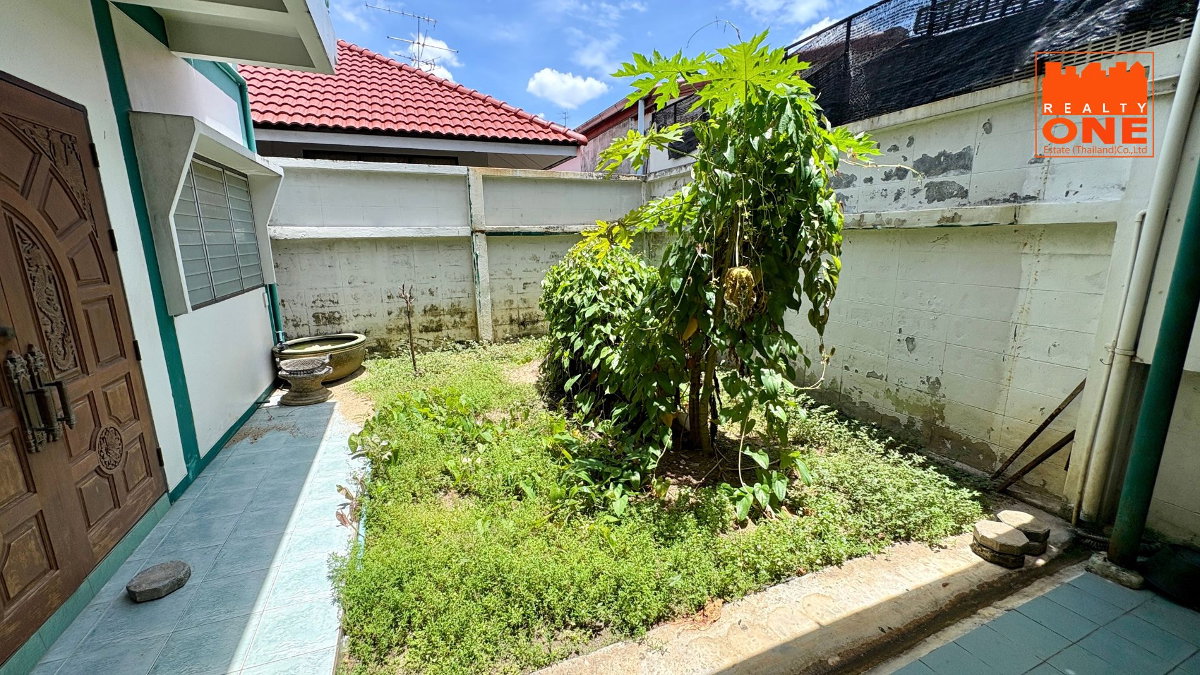 รูป โอกาสทองนักลงทุน, สาย Renovate, ทำหอพัก! ขายบ้านทำเลดี พหลโยธิน 48 แยก 22-1 เนื้อที่ 50 ตร.วา พื้นที่ใช้สอยรวมกว่า 270 ตร.ม. 12 ห้องนอน 5 ห้องน้ำ - รูปที่ 7/21