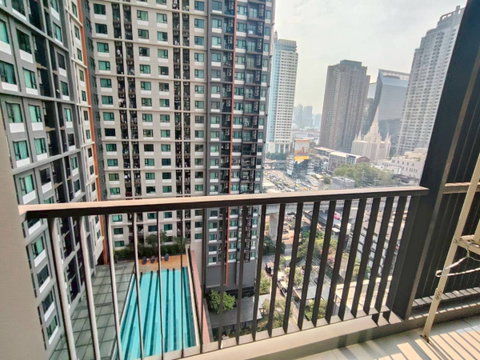 Life Asoke 2นอน2น้ำ เดินทางสะดวก ติดรถไฟฟ้า MRT เพชรบุรี Life Asoke 2 bed 2 bath 55 Sqm Floor 16 Condo for rent 27K