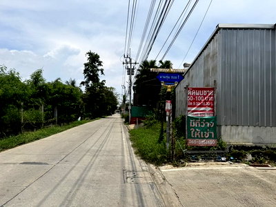 โรงงาน นนทบุรี : โกดังพร้อมบ้านพัก ทำเลบางใหญ่ 154 ตร.วา เหมาะคลังสินค้า E-Commerce และขนส่ง